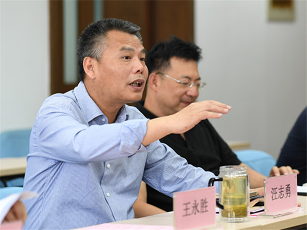 中石油南方公司陈正惠总经理一行到访燃气集团